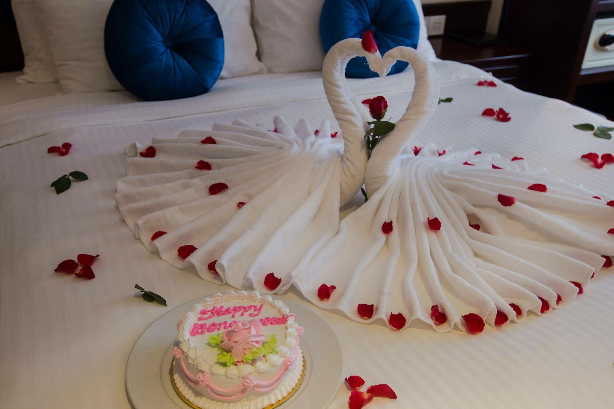 ฮานอย เทรนดี โฮเต็ล แอนด์ สปา Hotel ภายนอก รูปภาพ
